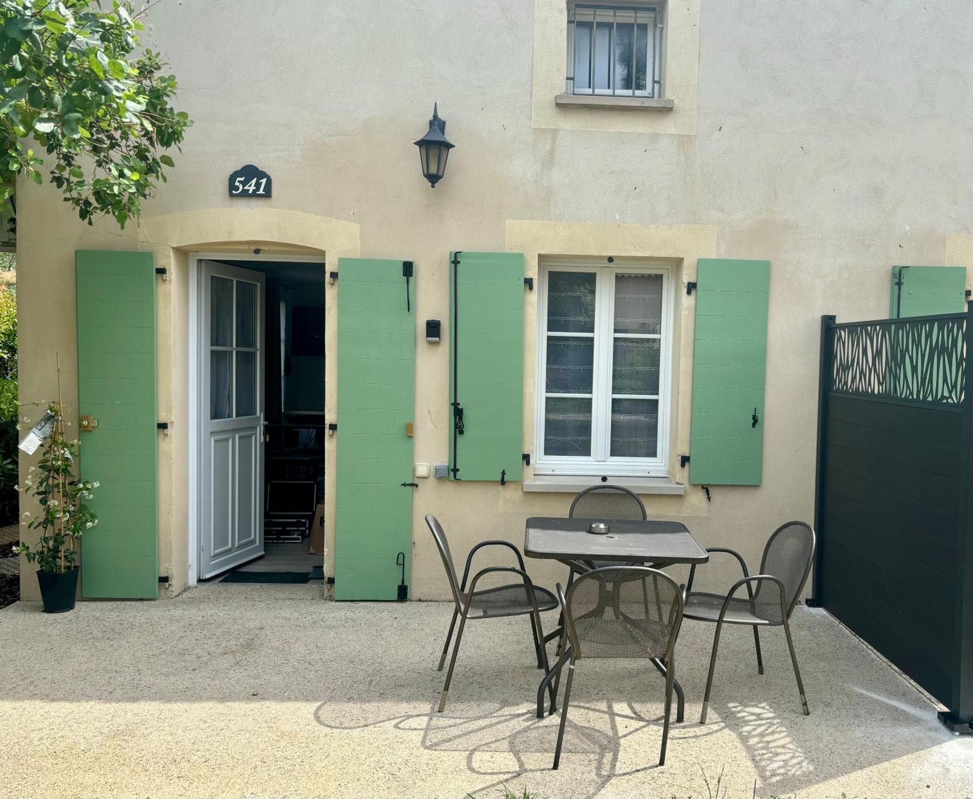 Appartement 4 Personnes 541 Les Jasses De Camargue Gallargues-le-Montueux Luaran gambar